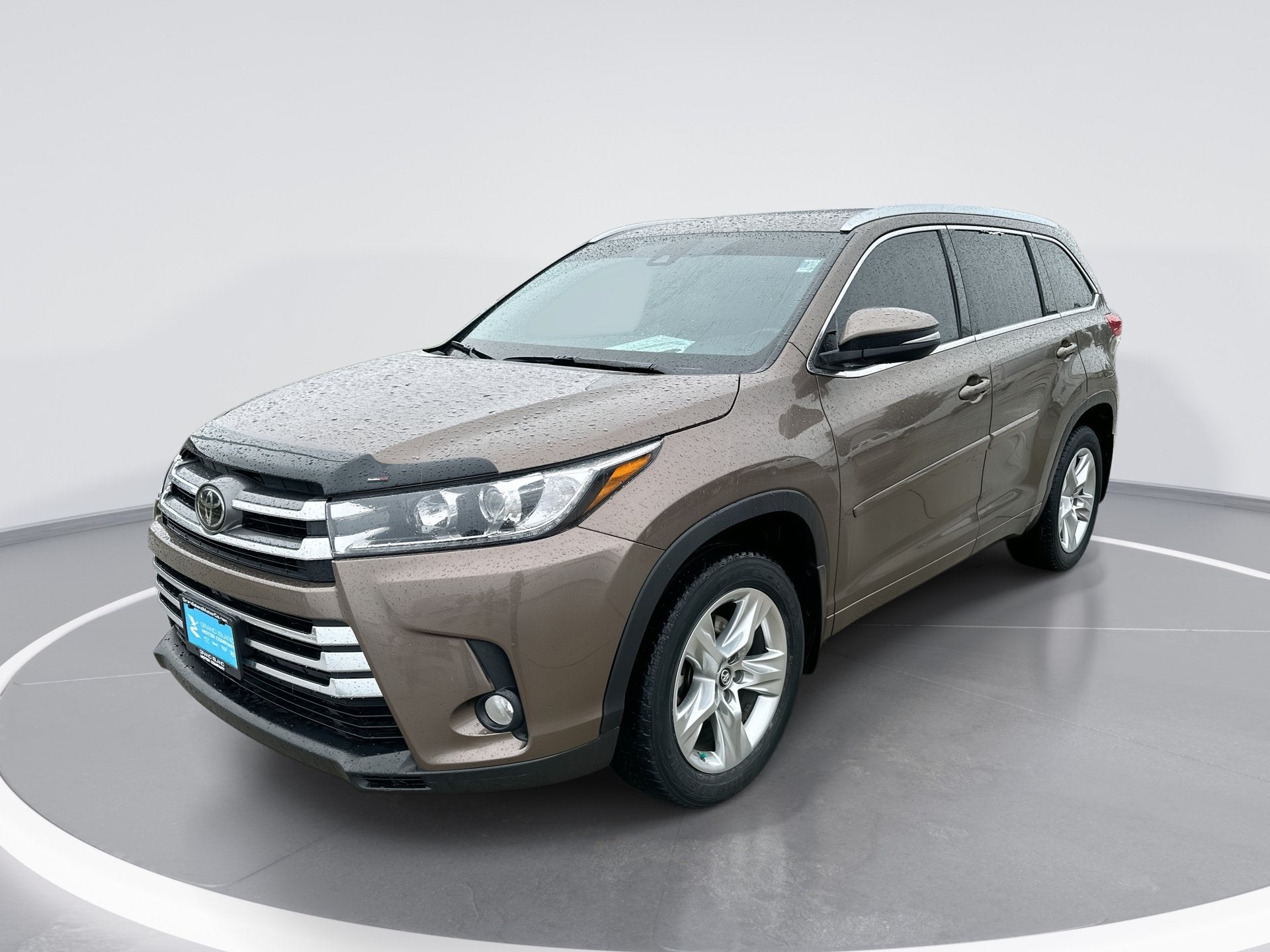 2017 Toyota Highlander Limited in Toasted Walnut — front three-quarter view