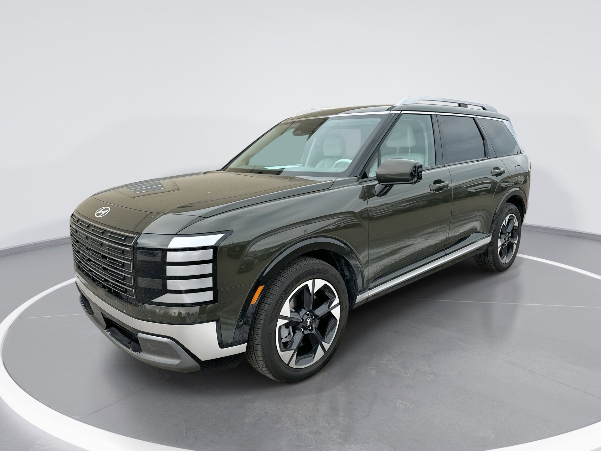 2026 Hyundai Palisade Limited in Titan Charcoal Pe — front three-quarter view